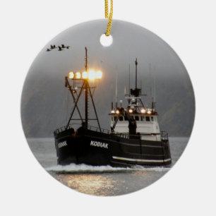 Kodiak krabbafartyg i den holländska hamnen, julgransprydnad keramik