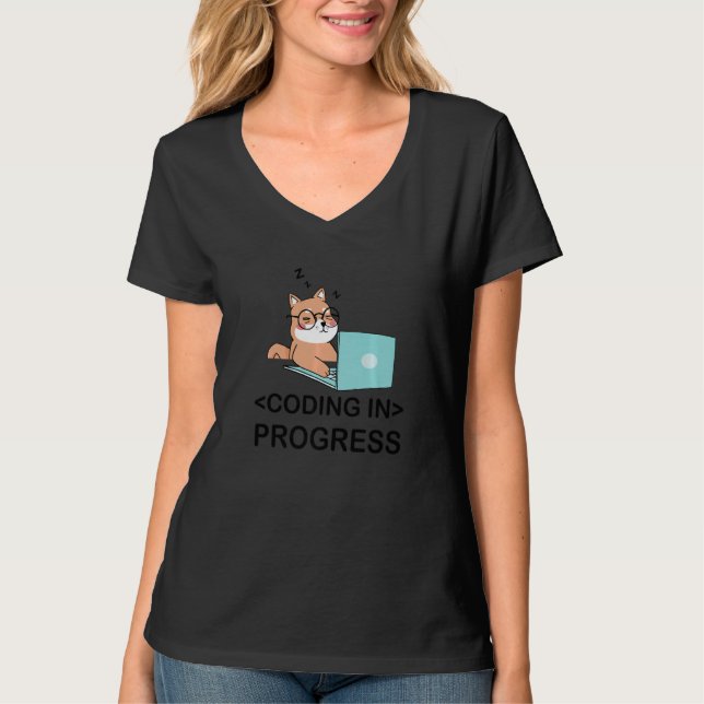 Kodning pågår Kodprogrammerarens datornr T Shirt (Framsida)