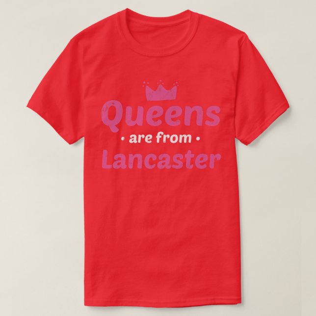 Köerna kommer från Lancaster California Hometown C T Shirt (Design framsida)