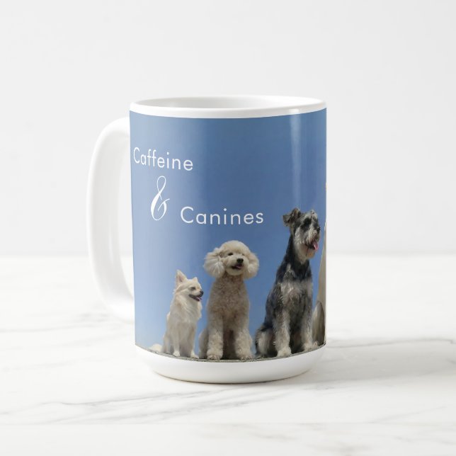 Koffein & Hundar. | Roligt Modernt Kaffe för Hundä Kaffemugg (Framsida vänster)