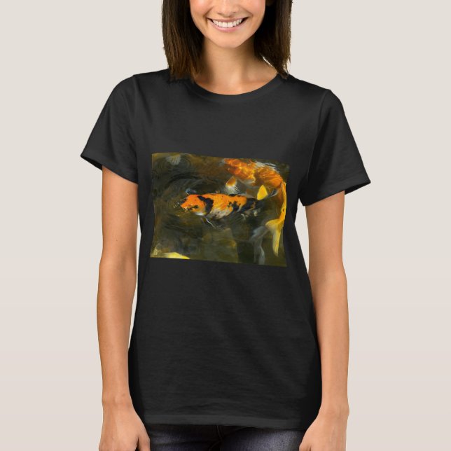 Koi-fiskar som blåser bubblor t shirt (Framsida)
