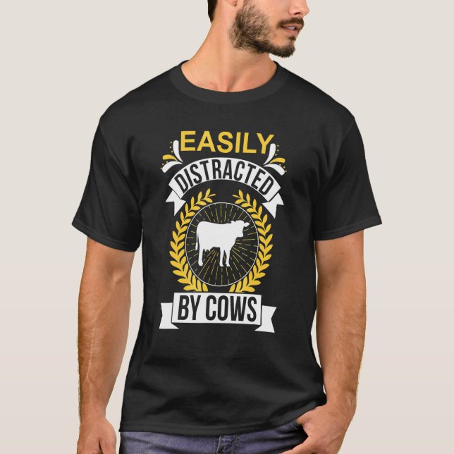 Kojubbare lätt distraherad av kor t shirt (Framsida)