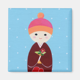 Kokeshi Doll med Camellia Magnet