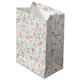 Kokett feminint rosa äng med vilda blommor