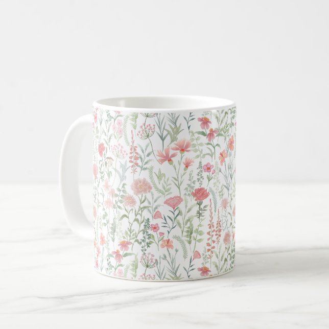 Kokett feminint rosa äng med vilda blommor kaffemugg (Framsida vänster)