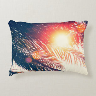 Kokosnöt träd vid tropiska kusten, gjord med Vinta Prydnadskudde