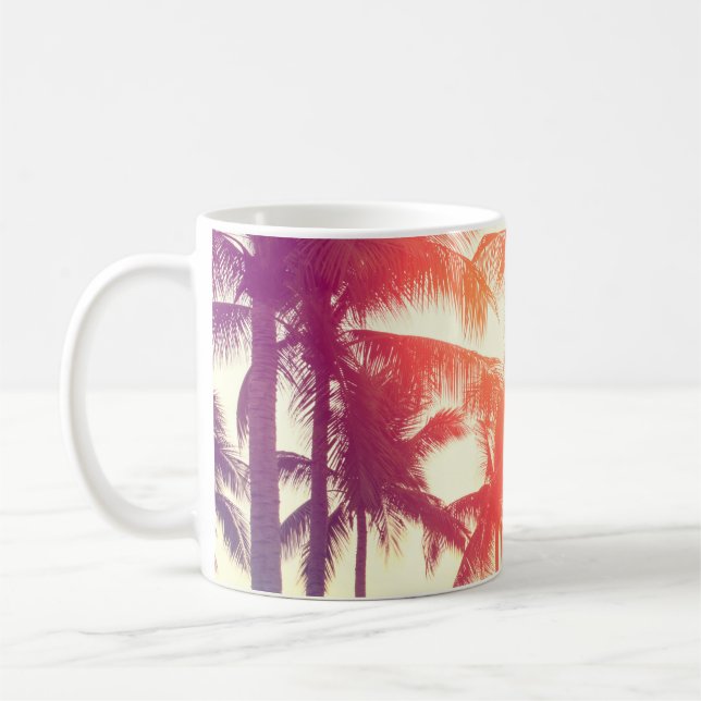 Kokosnöt träd vid tropiska kusten kaffemugg (Vänster)