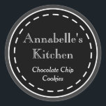 Köks Anpassningsbar Chalkboard Gift Märkre Sticker Runt Klistermärke<br><div class="desc">Anpassa de här kökstorkarna i stil genom att ändra texten till kostym efter dina behov. Använda de här vintage stil-klistermärkena för köket,  bageriet,  julen,  gåvor,  hantverk,  paket,  party favors,  presentsäckar,  bröllop,  affärer osv... Utformningen kommer från originalkonsten.</div>