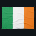 Kökshandduk med Flagga av Irland<br><div class="desc">Lägg till en irländsk charm till ditt kök med den här förstklassiga kökshandduken med Irlands flagga! Den här kökshandduken är gjord av högkvalitativa material och visar på ett vackert sätt den irländska flagga ikoniska utformning - med lodrät rand av grönt, vitt och orange. Det pulserande färg och noggranna detaljerna gör...</div>