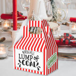 Kol, konstig julhemlighet Santa party Presentaskar<br><div class="desc">Lägg till en lekfull nyck i din helgdag-presenting med den här förmånslådan Coal, som innehåller en fetstilt röd kandy rand-bakgrund, en grönt "Godkännandeförsegling" och en röd "Express Delivery"-frimärke. Perfekt för muffinsar, kakor, badbomber, smältdeglar i vax, ljus eller små noveltyer. Den här lådan är underbar för Hemlig tomt, julfester eller detaljhandelsförpackningar...</div>