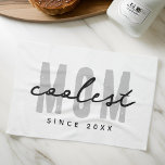 Kol Mamma sedan 20XX Modern enkel och enkel disket Kökshandduk<br><div class="desc">Denna enkla och moderna utformning består av sanserif-typografi.</div>