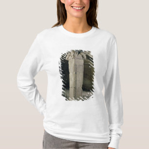 Kolonn från crypten, med huvudet av Moses Tee