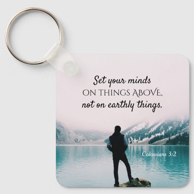 Kolossians 3:2 Sätt dig i sak ovanför Nyckelring (Framsida)