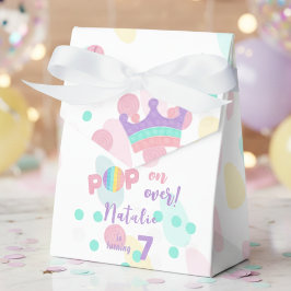 Kom igen! Pastel stoppar födelsedagsbarn Presentaskar