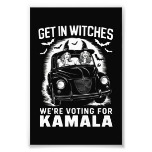 Kom in Häxor Vi Röstar på Kamala Halloween Fototryck