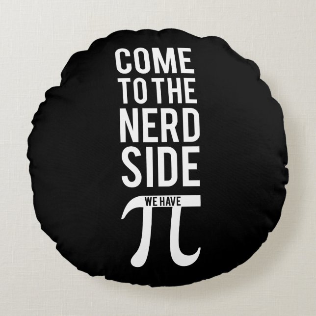 Kom till Nerdsidan Rund Kudde (Framsidan)