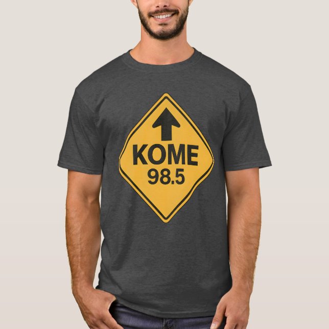 KOME 98.5 FM Road Sign Retro T-Shirt - Gult Diam (Framsida)