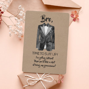 Komma fram - Kostym upp - Lustigt Groomsman Inbjud Inbjudningar
