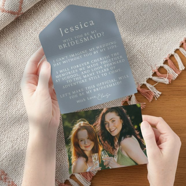 Kommer Du Att Vara Min Brudtjänst Förslagsbrev Fot (Pop the question to your bridal party with this Will You Be My Bridesmaid Proposal Letter!)