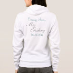 Kommer snart... Bride Zip-Up Tee<br><div class="desc">Det här är en tvångspapper för att bruden ska vara. Det finns ingen kompromiss när det gäller detta klädesplagg i bröllop, man kan till och med anpassa det med ert nya datum namn och bröllop. Bära det under förlovningen, vid repetitionsmiddagen och till och med medan du får håret gjort på...</div>