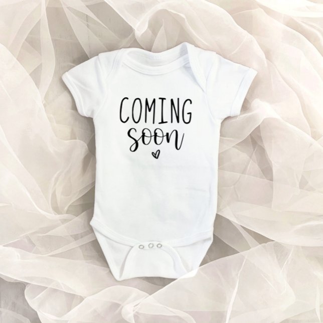 Kommer snart Gravid Meddelande om Baby Bodykostym T Shirt (Skapare uppladdad)