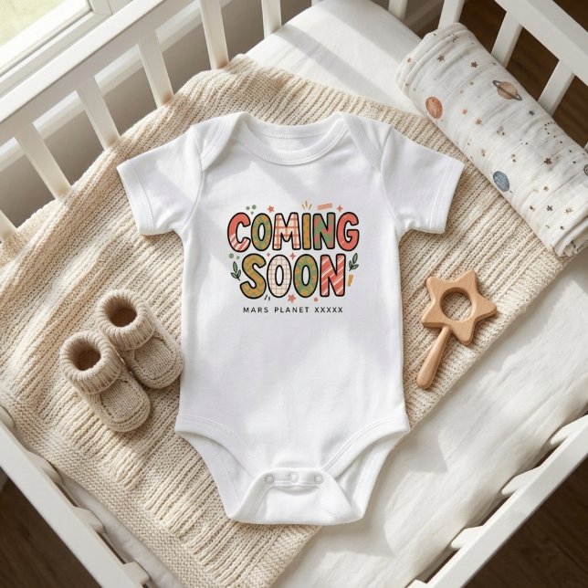 Kommer Snart Sommar Höst | Graviditet Meddelande T Shirt (Announce pregnancy baby bodysuits gift)