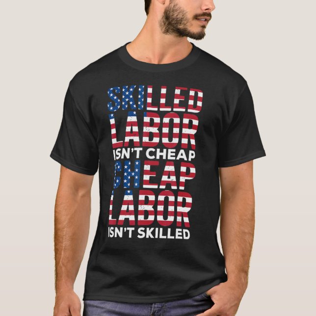 Kompetent arbetskraft är inte billigt för kvinnor  t shirt (Framsida)