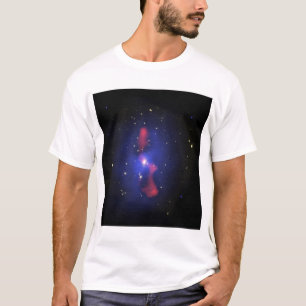Komposit avbildar av en galax samla i en klunga t-shirt