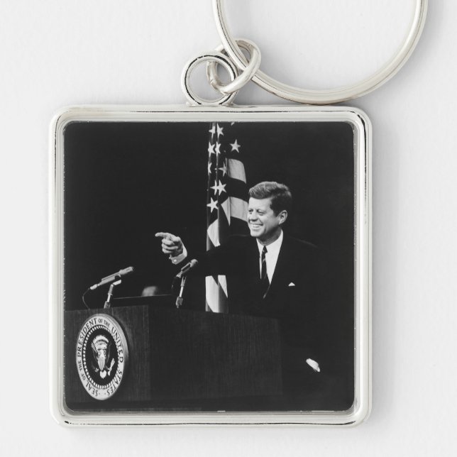 Konferensen med John Kennedy 35e USA:s president Fyrkantig Silverfärgad Nyckelring (Framsidan)