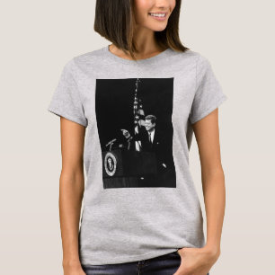 Konferensen med John Kennedy 35e USA:s president T Shirt