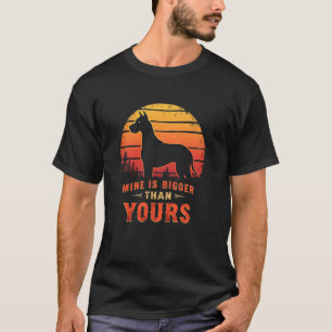 Konkurrerande hundkärlek - Min är större än din T Shirt