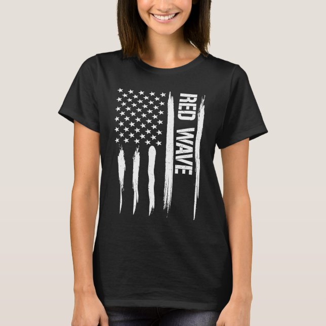 Konservativ Red Wave American Flagga Ord T Shirt (Framsida)