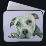 Konst för hund för porträtt för vattenfärg för laptop fodral<br><div class="desc">Denna är en vattenfärgmålning av en grå färggroptjur,  att lägga som för hund besegrar på golv. Hon tittar upp,  och hon ansikte squisheds på golv. Groptjurar ansar för att ha större huvud,  och jag tänker att de är förtjusande för det!</div>