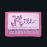 Konst för klotter för Matilda brev M känd menande<br><div class="desc">Känd och menande plånbokhandväska för nätt M-monogramkonst i rosor och lilor. Personifiera med ditt barns egna kända början med M och kortsluta känt menande för personifierade riktigt handlag, detta exempel är för den beslutsamma kända Matildaen. Oberoende med ett starkt varar besvärad. Andra namn som är tillgängliga för förfrågan, behar kontaktar...</div>