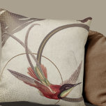 Konstgjord hummingbird-design i Beige | Taupe Kudde<br><div class="desc">Snyggt dekorativ kudde har en konstnärlig design i en elfenbenspalett och en taupe färg. En konstnärlig design med en vacker hummerfågel som fokalpunkt med rött innehåll och grönt accenter på neutraltens abstrakt bakgrund med geometrisk cirkelsammansättning. Den här eleganten är byggt på kombinationer av upprepade cirklar och penseldrag, som alla är...</div>