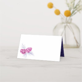 Konstgjorda tallkottar i marin päronfärg bordskort placeringskort