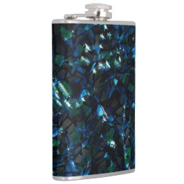 Konstig mosaik över mörkens bakgrund och oklar gni fickplunta