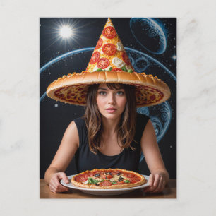 Konstig Surreal Kvinna med en Pizzahatt  Vykort
