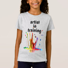 Konstnär i utbildning, med stänkig T-shirt