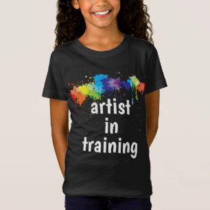Konstnären i utbildning, med stänkt målar t shirt
