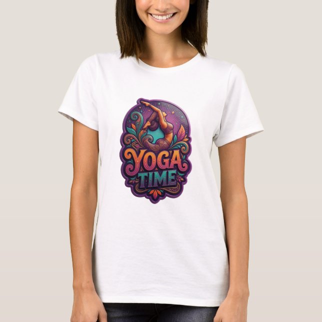 Konstnärlig lila YOGA TIME Textdesign T Shirt (Framsida)
