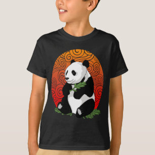Konstnärlig Pandabjörn som äter T Shirt