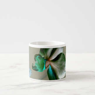 Konstnärliga blommor i blått, Grönt och Grått-tone Espressomugg