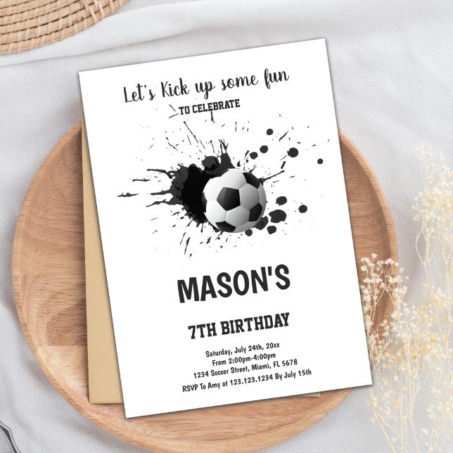 Konstnärligt penseldrag tema sport inbjudningar (Black Ink Soccer Birthday Invitations)