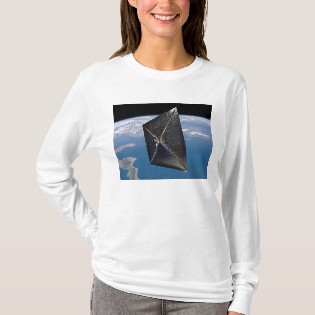 Konstnärskoncept för NanoSail-D i rymden Tee Shirt (Framsida)