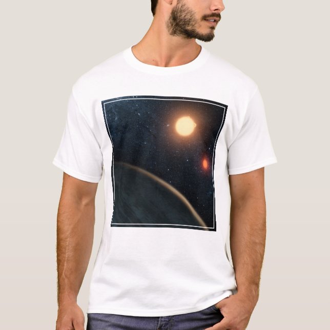 Konstnärskoncept som illustrerar Kepler-16b. T Shirt (Framsida)