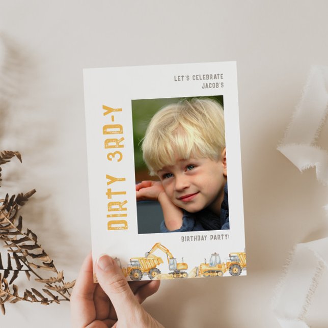 Konstruerande Smutsig 3-års Födelsedagsinbjudan Inbjudningar (Skapare uppladdad)