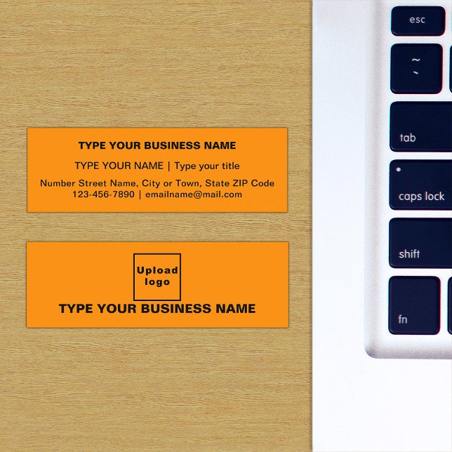 Konstruktion av enkla texter på framsidan av Orang Mini Visitkort (The front and back of the orange mini business card)