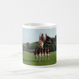 Kontinental färgvakt av den gammala vakten kaffemugg