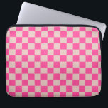 Kontrollera Coral Rosa Checkboard i Mönster Laptop Fodral<br><div class="desc">Checkered Mönster - Coral rosa and lax checkerboard.</div>